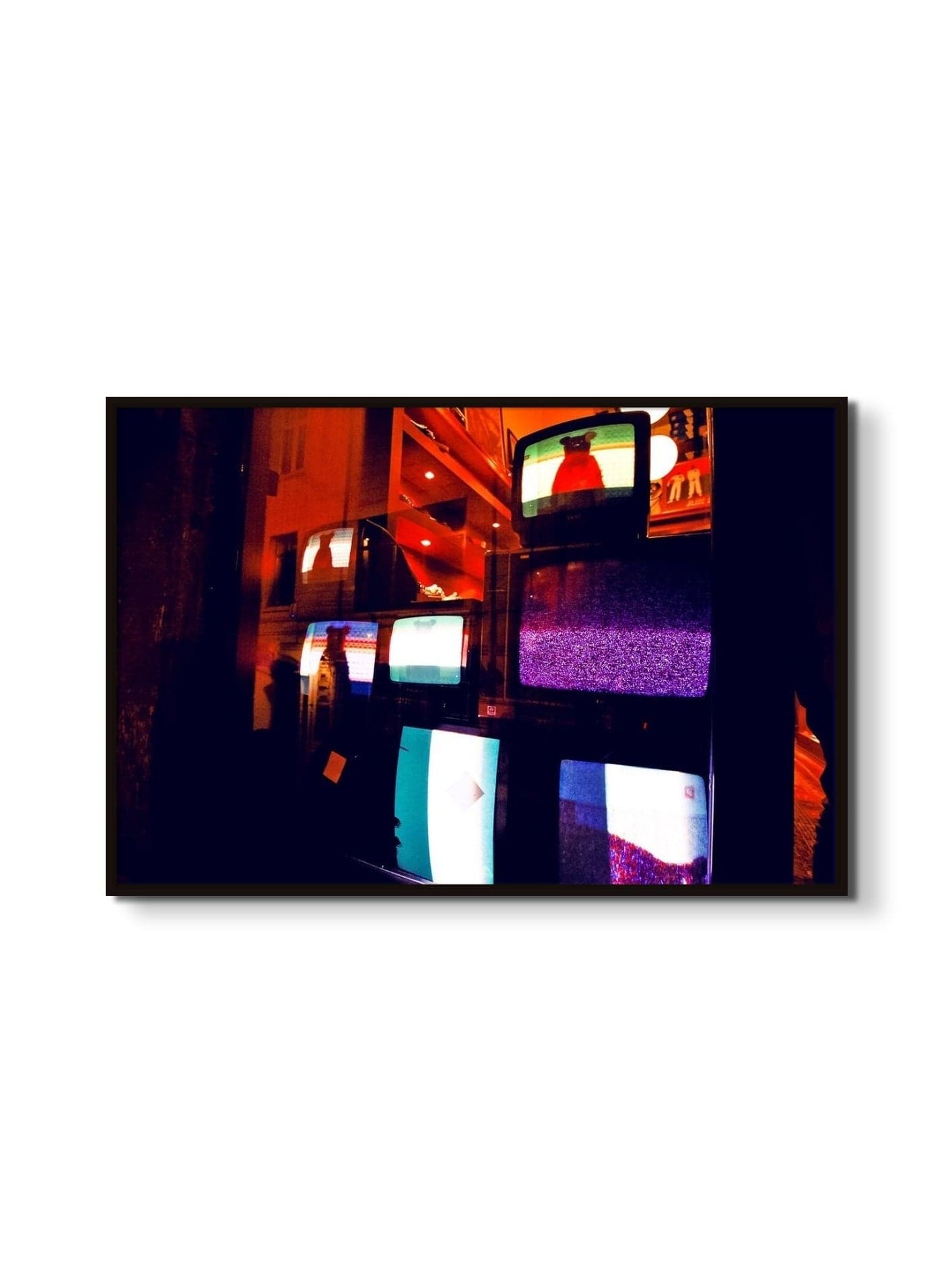 Fotoğraf // “So Many Screens So Little Infos”, Istanbul - 2011 - shopi go